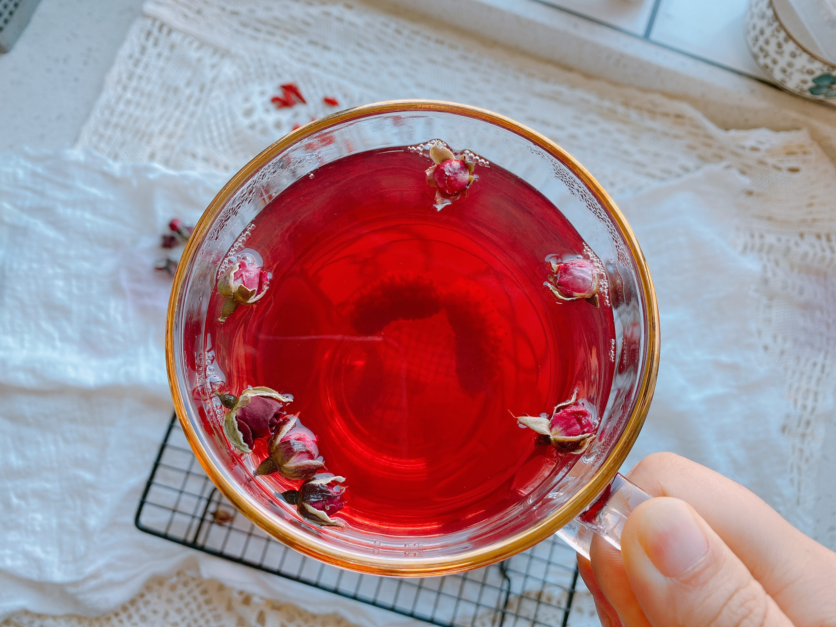 干燥寒冷的冬季多喝水果茶,酸酸甜甜又润燥,孩子爱喝,推荐4种