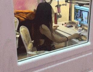 “24岁的女友发育成这样算正常吗？”哈哈哈朋友都说她是我兄弟！