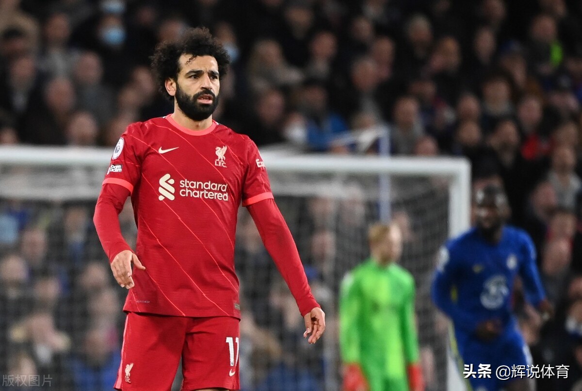 队徽是鹰的足球队,队标有个鹤的球队