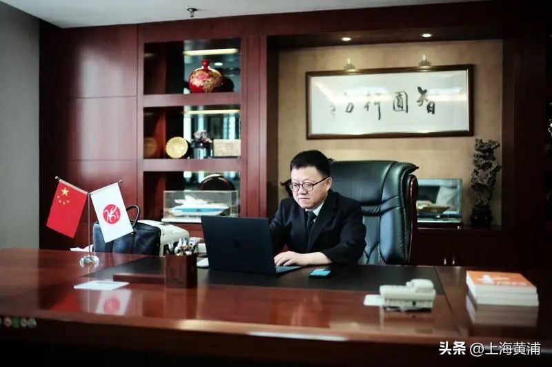 黄晨:心中有光,素履以行,实现百年企业梦