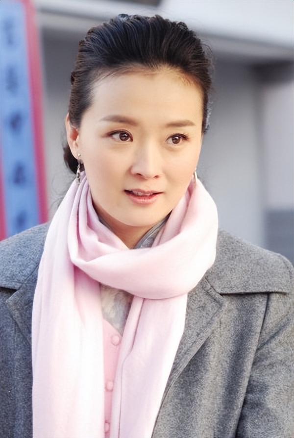 梦想当阔太，却嫁进伪豪门，这5位豪门梦碎的女星像个“笑话”