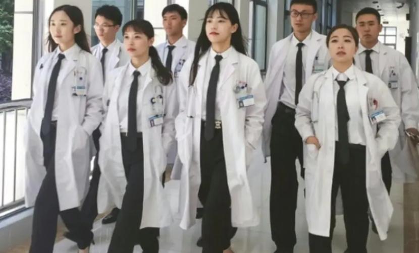 二本医学生还有前途吗,二本医学生的出路在何方