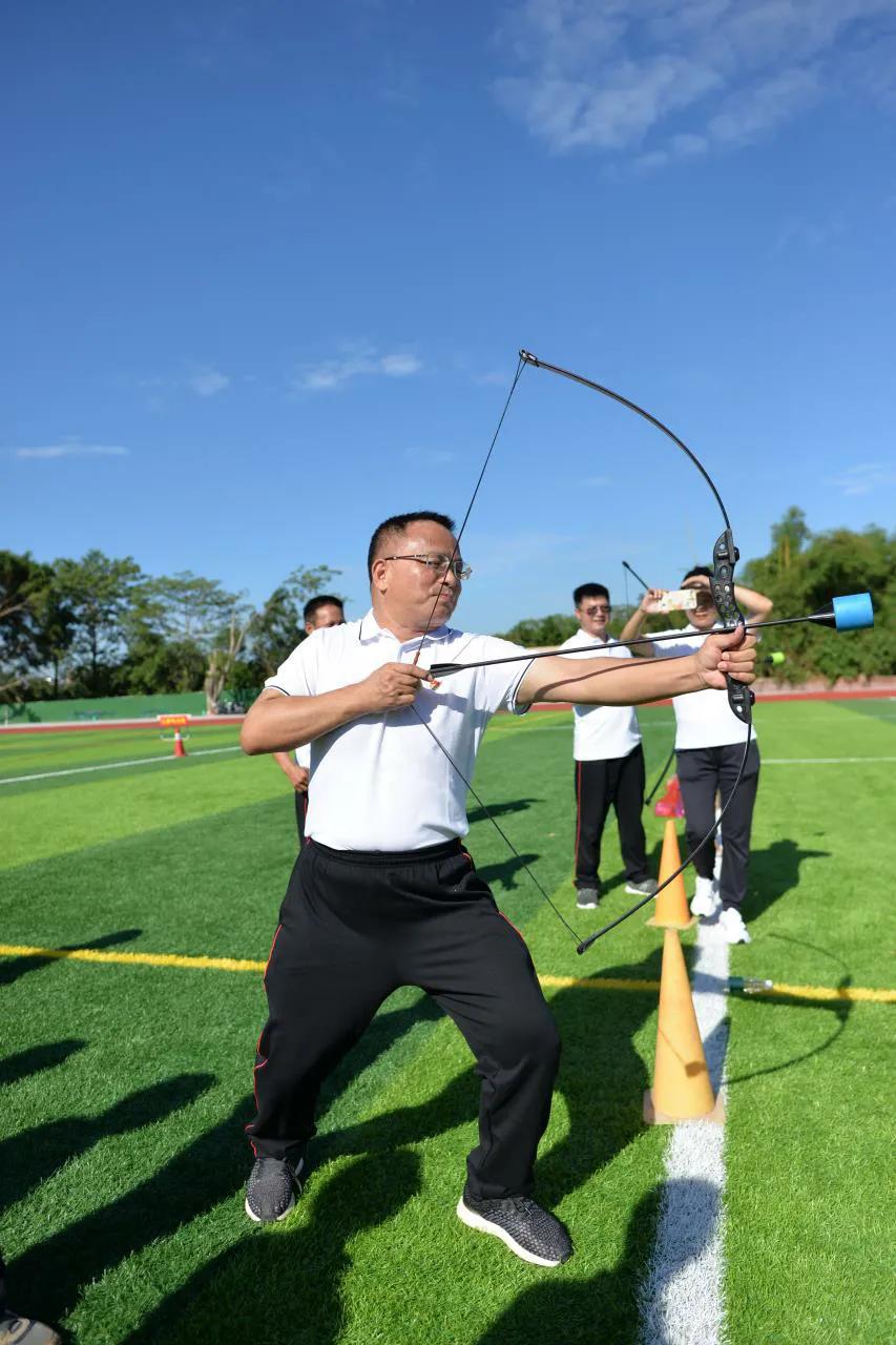 广东学校开幕式震撼全场,广东这所学校超硬核