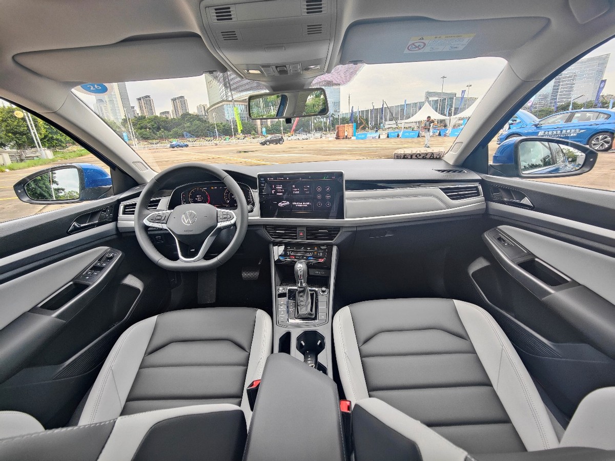 新款宝来顶配测评,全新宝来2022款油耗怎么样