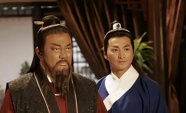 展昭扮演者何家劲简介,何家劲版展昭扮演者