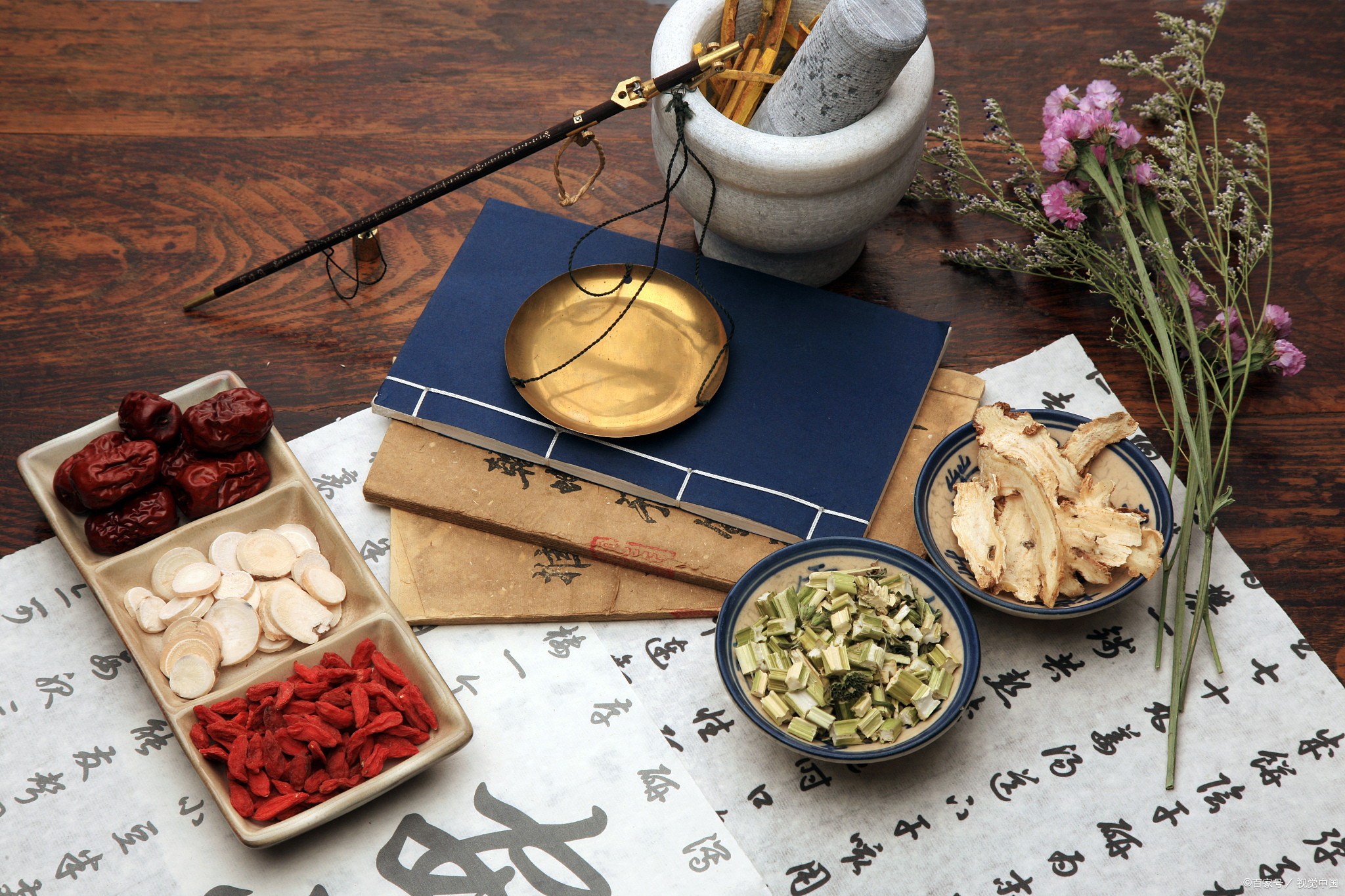 腰突压迫神经导致腿疼为什么反复,腰突压迫腿疼能经常吃药吗