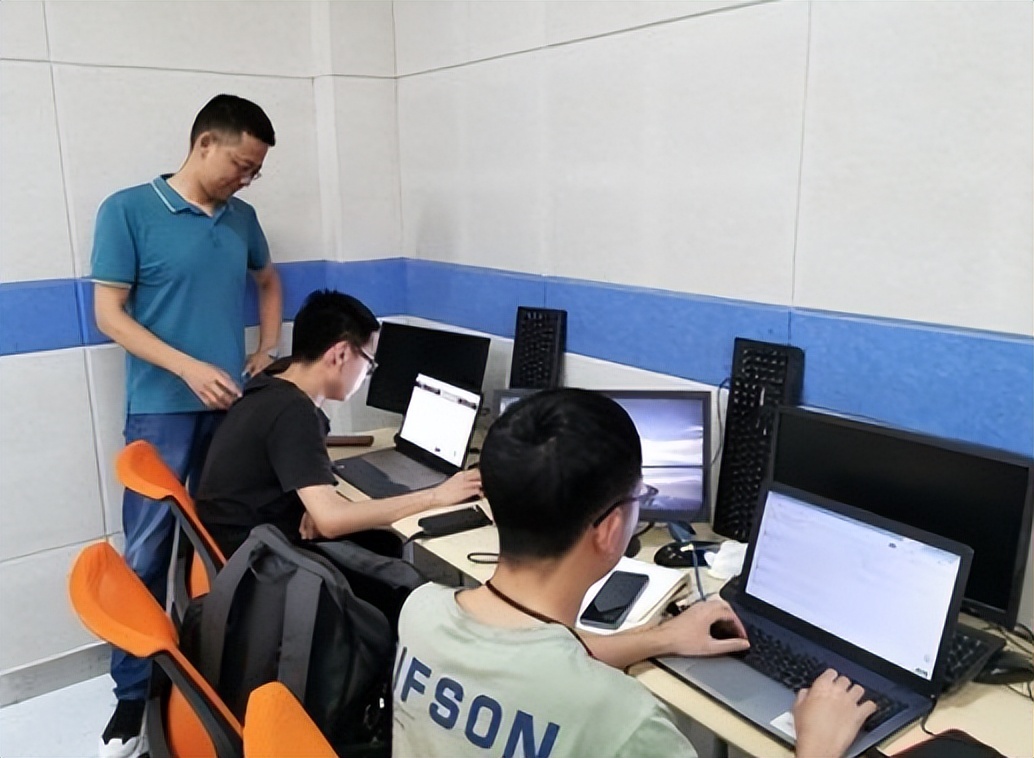 本科十大高薪大学专业,本科毕业生十大高薪排行榜