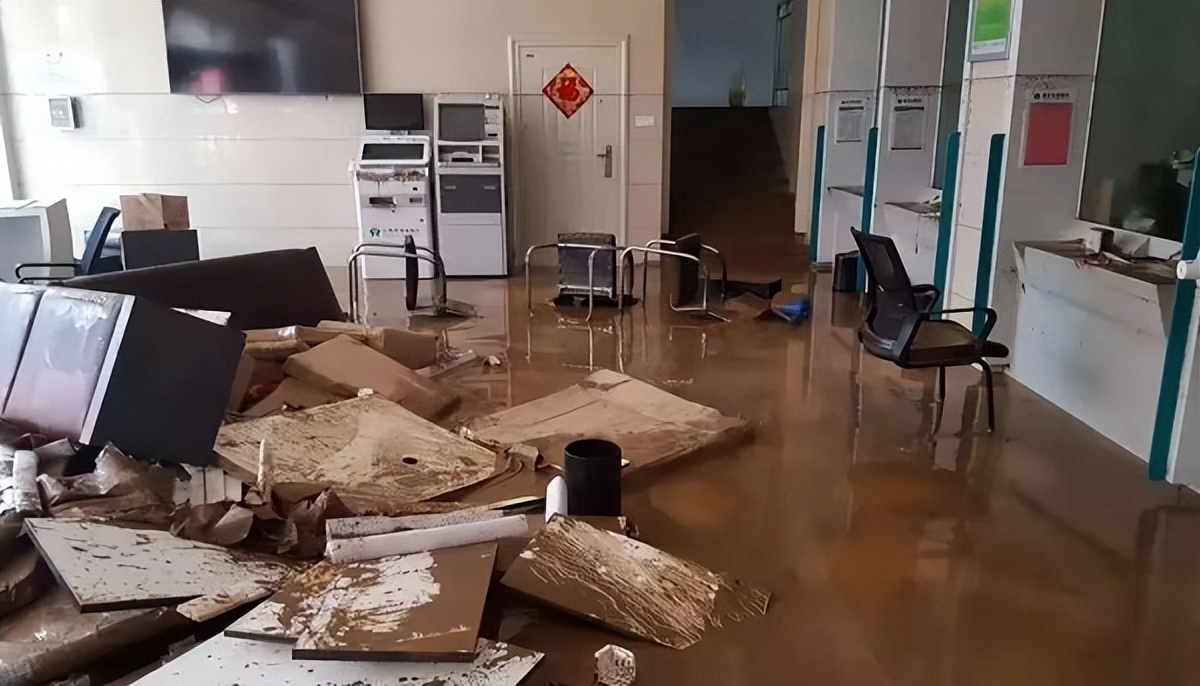 房子泡水后有味道怎么处理,房子泡水墙面怎么补救