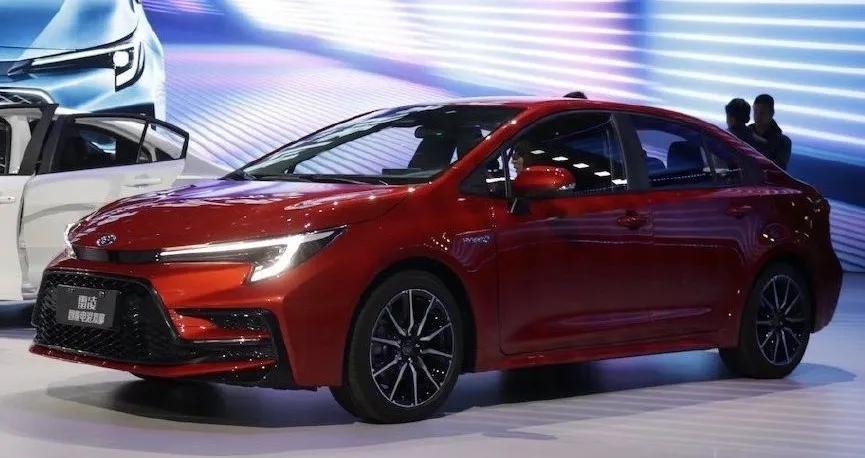 雷凌能当婚车,结婚红轿车推荐