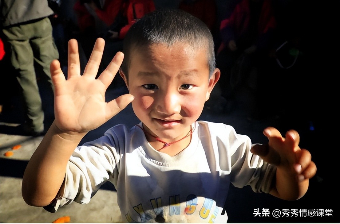 男闺蜜情人节送亲子鉴定当礼物,男人送亲子鉴定和离婚证