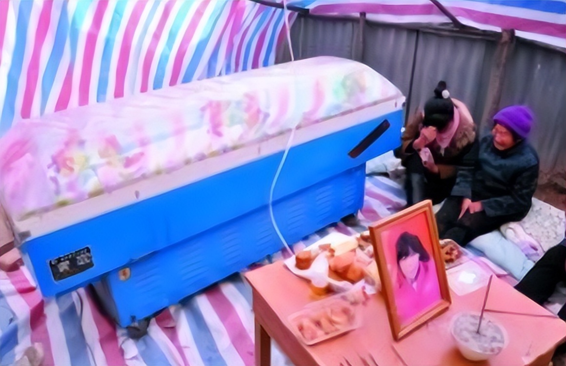 10年邮政局局长驾公车酒后约会女下属,将5名少年撞死,获赔23万