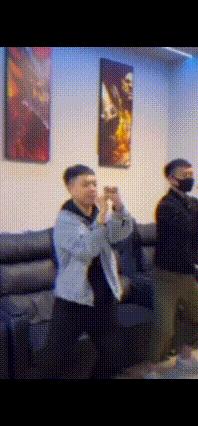 牌牌琦现状在哪,牌牌琦站在库里南上的照片