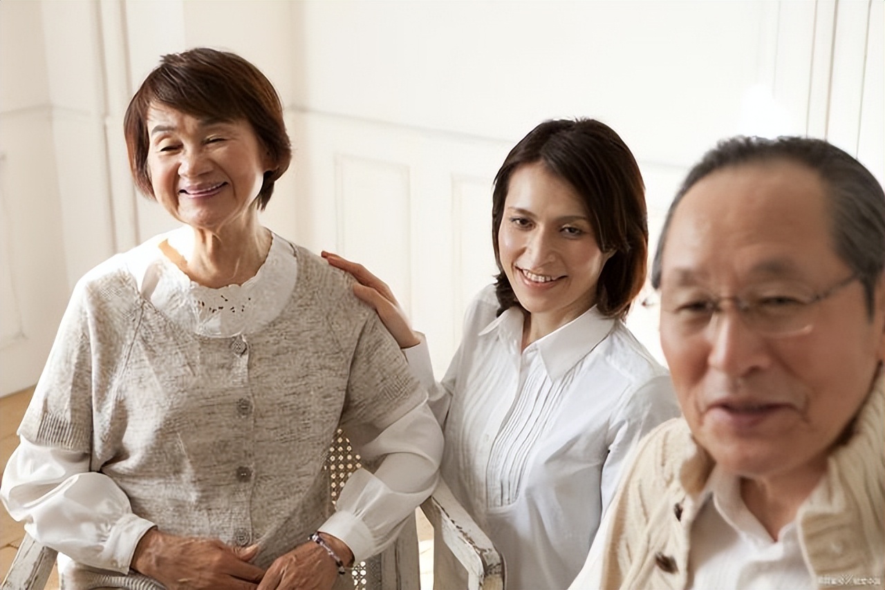不想和公婆住一起怎么说服老公,不想和公婆一起住但没人看孩子