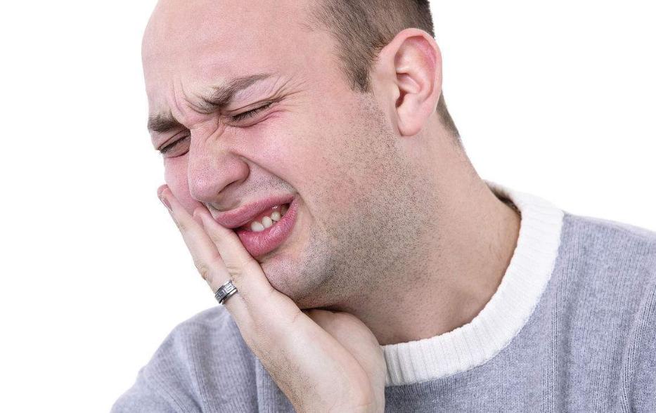 治疗牙痛的甲硝唑多少钱一盒,甲硝唑治牙痛一次用几粒