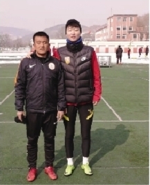 女足朱钰父母,女足门将朱钰现场