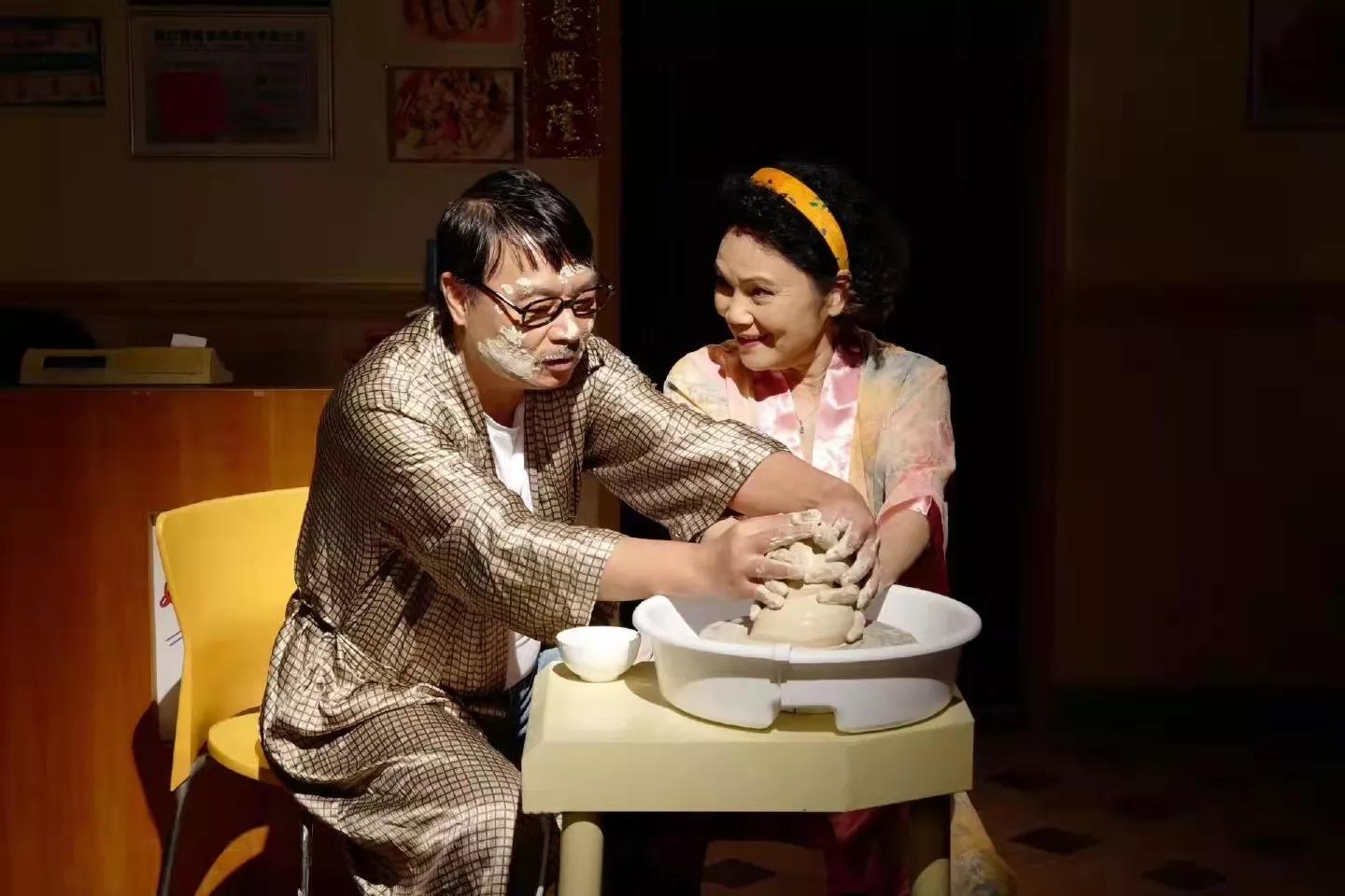 李力持客串外来媳妇本地郎,鬼才导演李力持