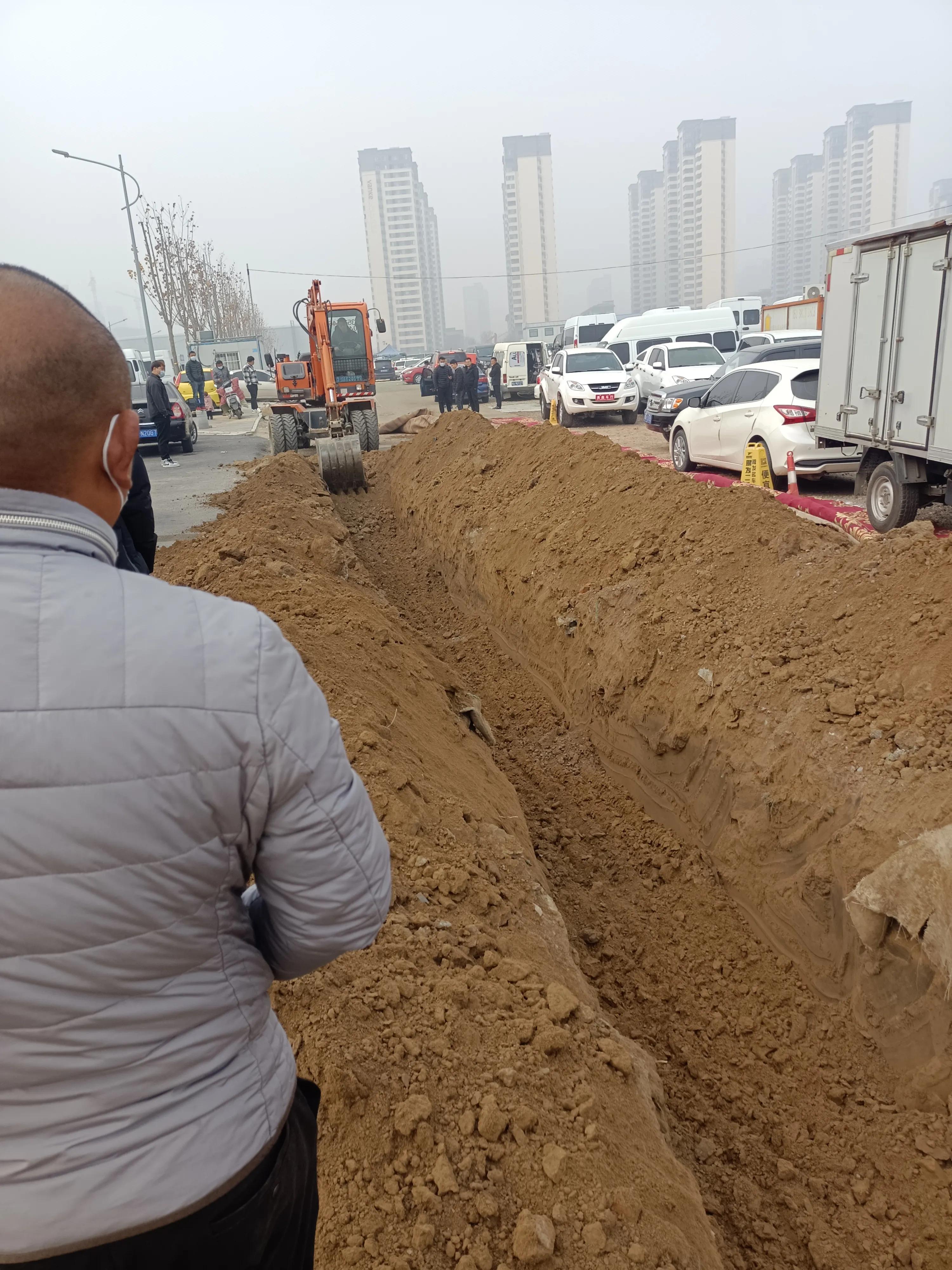 郑州二手车市场搬到哪儿了,郑州的二手车交易市场哪个靠谱