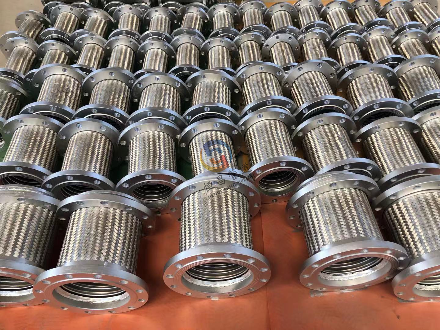 四氟金属软管防腐,耐高温法兰金属软管安装