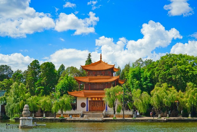 昆明有什么玩的地方推荐,昆明有哪些值得玩的地方