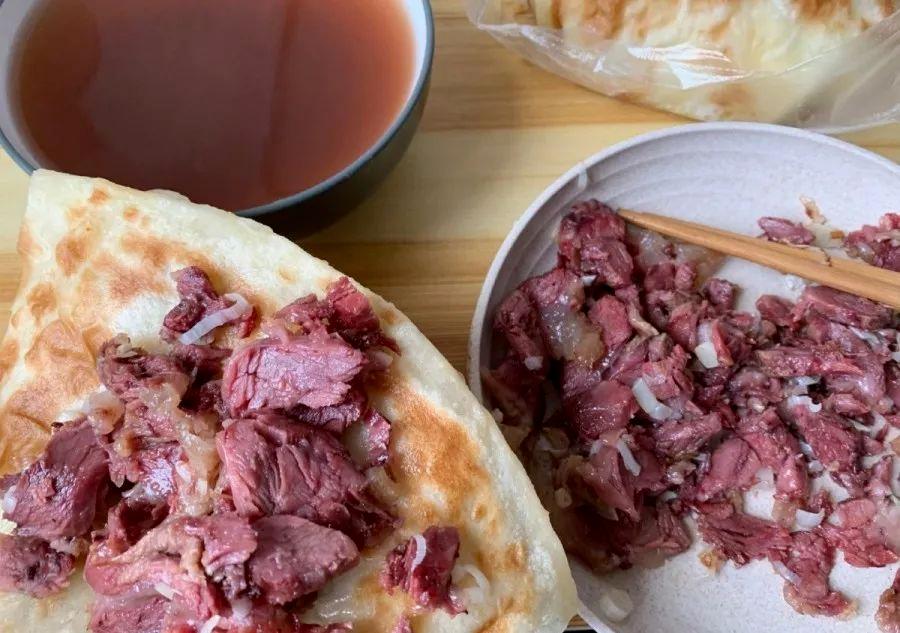 在这座“万年老二”的城市里，只有精神，没有内耗