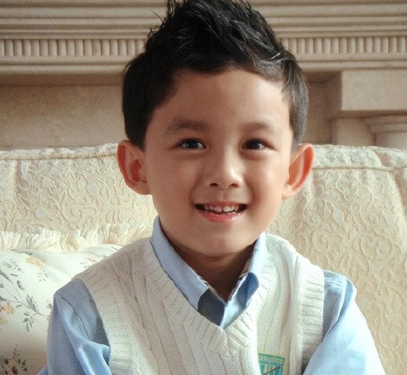 吴磊三岁就拍广告了吗,被鹅厂放弃后的吴磊如今怎样了
