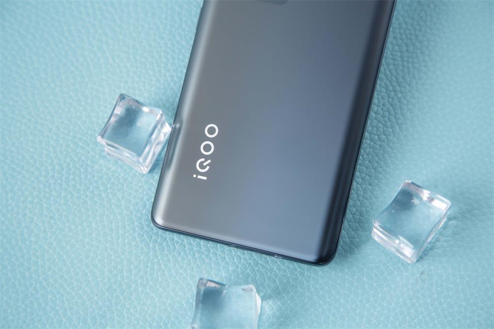 iqooneo5s首发测评,iqooneo5se和iqooneo5s区别