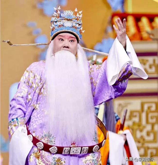 郭德纲收到已故老人礼物信的内容,郭德纲意外收到京剧老人的礼物