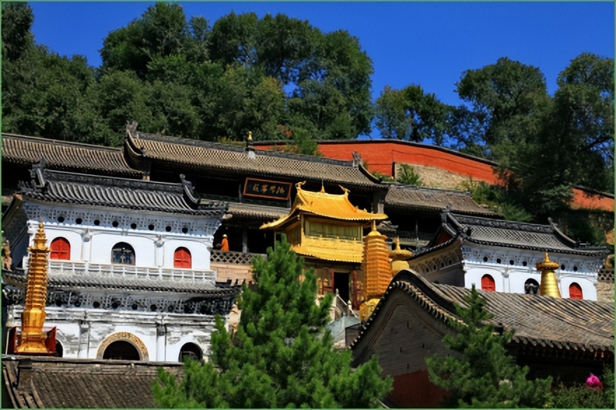 以著名佛教圣地扬名四海的五台山,五台山佛教圣地祈福朝圣之旅