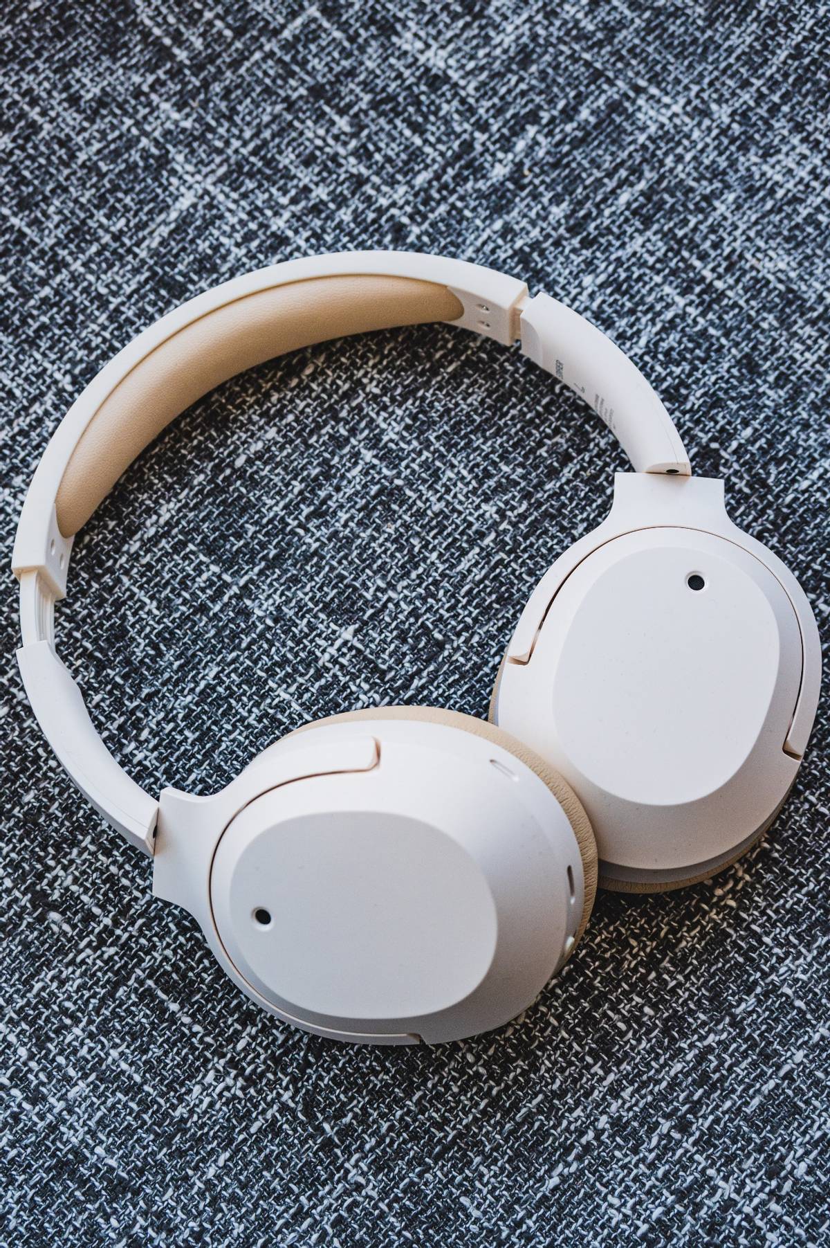 旅行中必带的三件东西,旅行必备10件神器降噪耳机