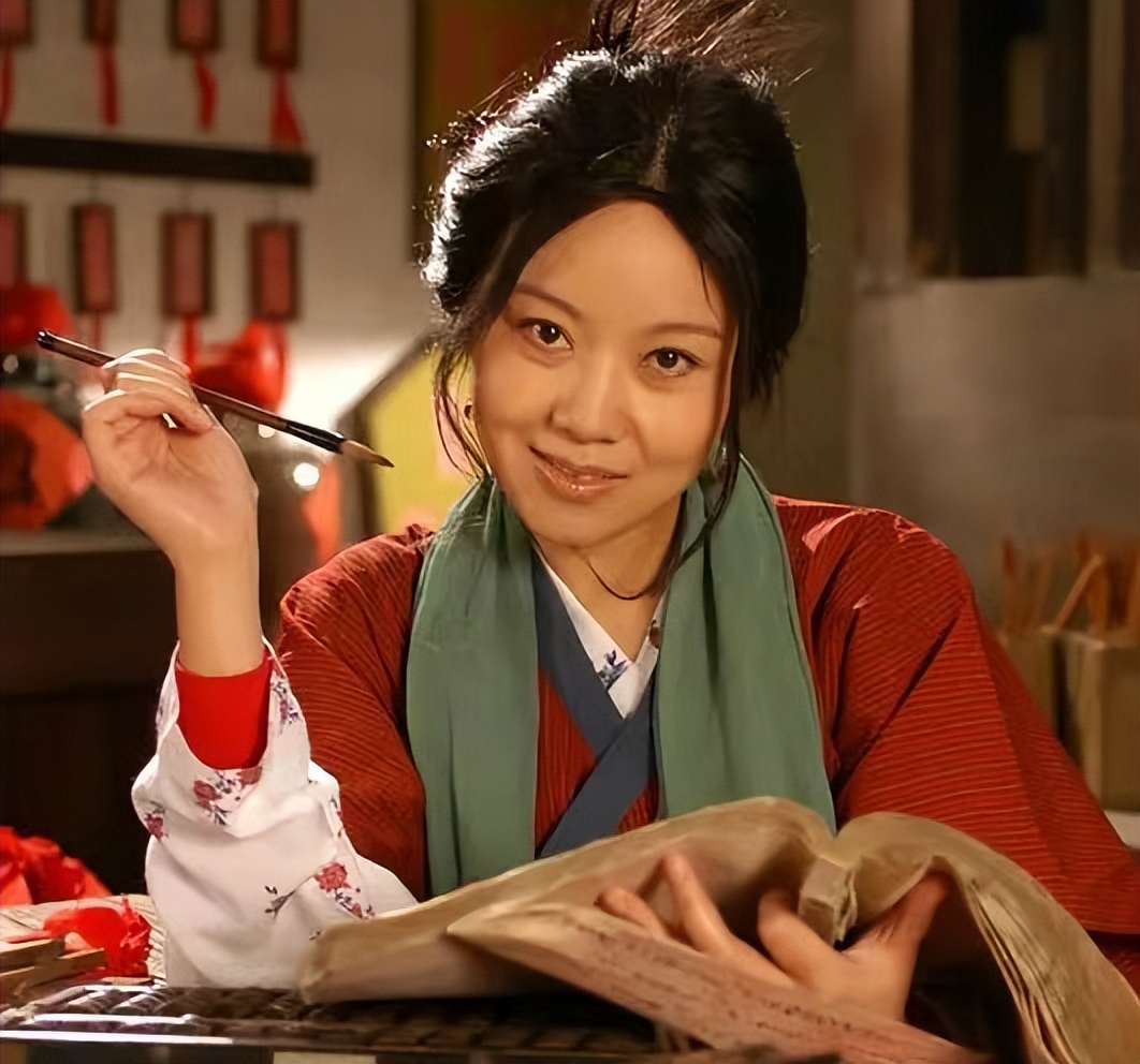 《炊事班的故事》20年演员大变样，主角逐渐沉寂配角一个比一个红