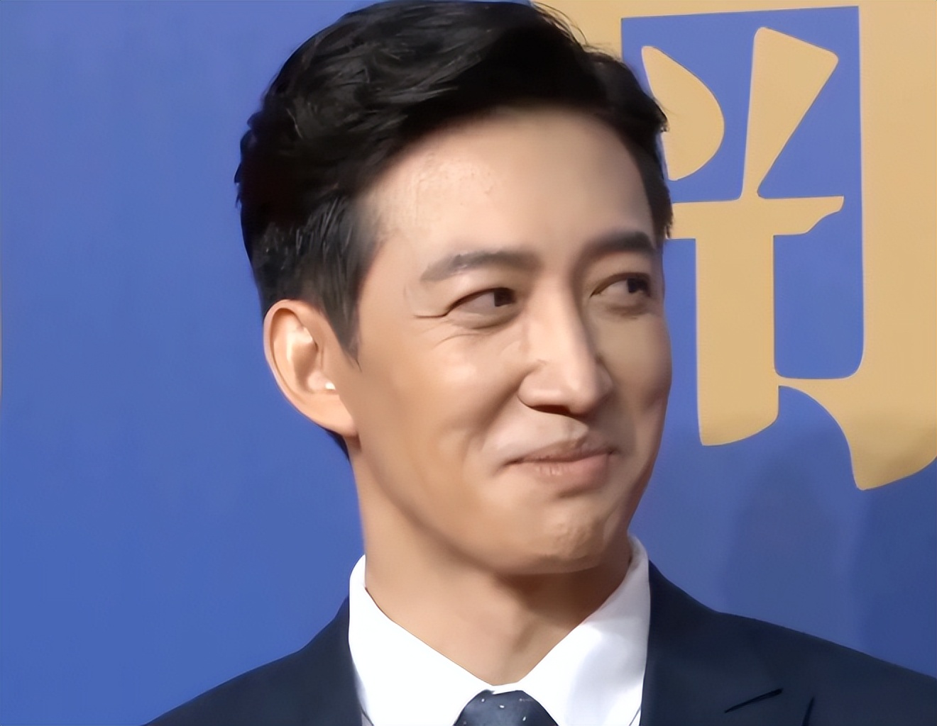 王阳新剧被李兰迪亲的反应,王阳和李兰迪演父女片段