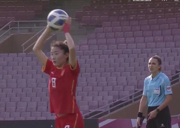 女足亚洲杯决赛女边裁,女足夺冠球迷疯狂