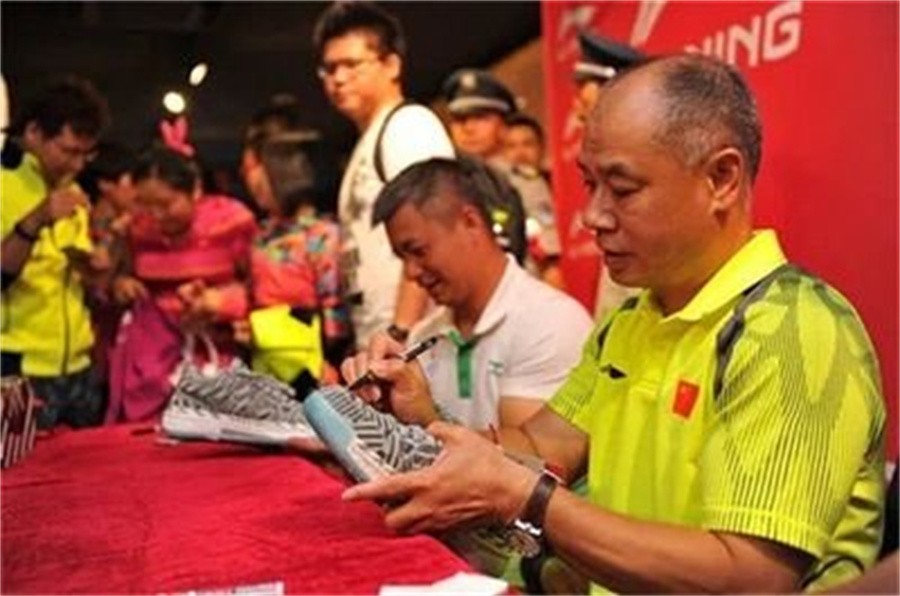 李宁是最有钱的运动员吗,体操王子李宁采访侯耀文完整视频