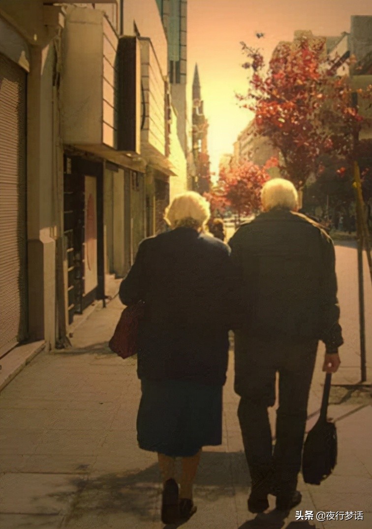 到底是友情重要还是错过爱情,我已分不清是友情还是错过的爱情