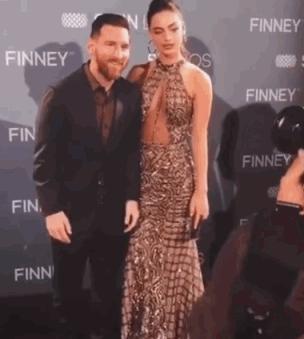 梅西从小矮子到巨人,从侏儒到世界球王催泪纪录片