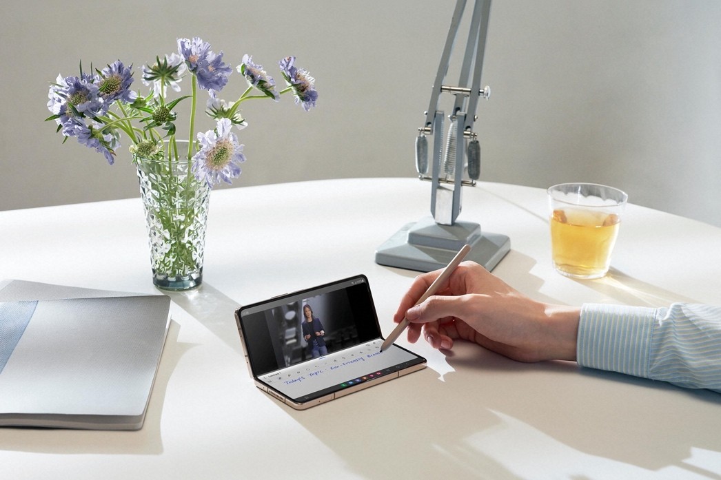 三星galaxyzfold4侧边如何使用,三星galaxyzFold4使用方法