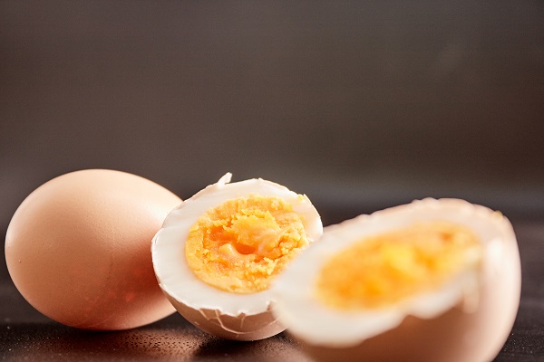 鸽子蛋和鸡蛋的区别在哪里,鸽子蛋和鸡蛋外观怎么区分