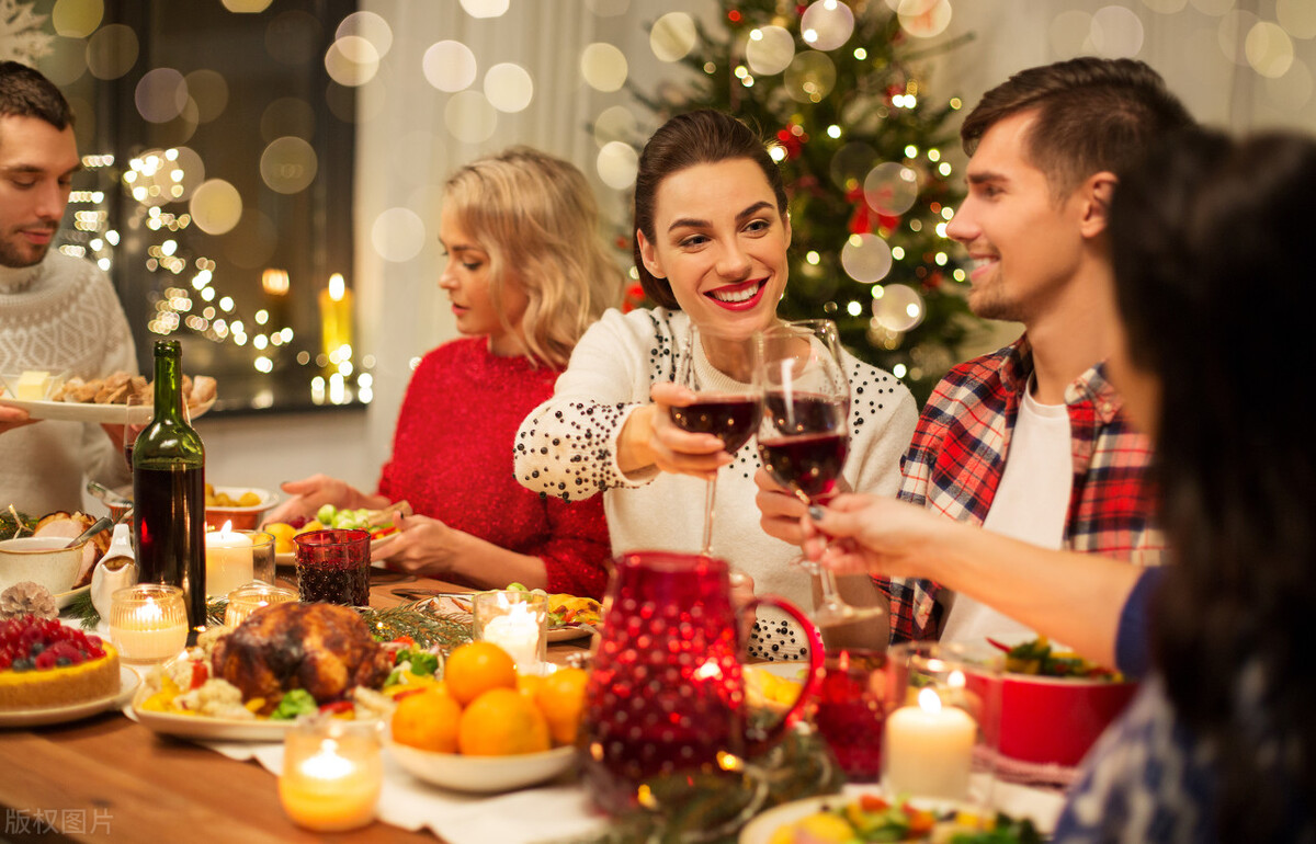 圣诞节送女朋友礼物推荐清单,圣诞节适合送女朋友礼物推荐