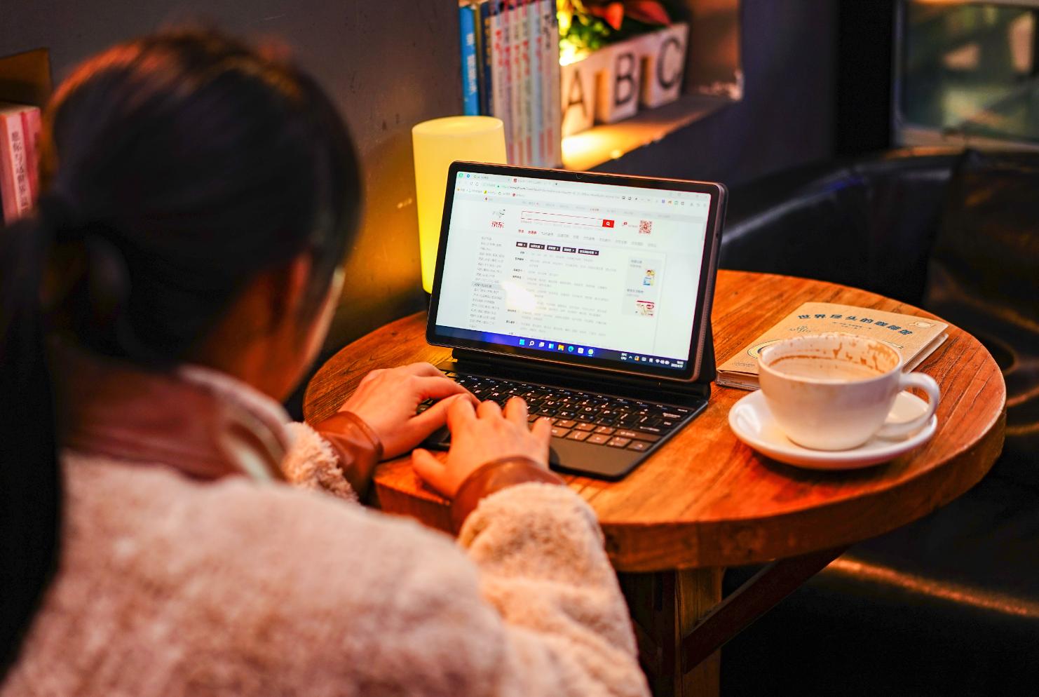 酷比魔方iworkgt12平板,酷比魔方iwork20pro和微软surfacego2