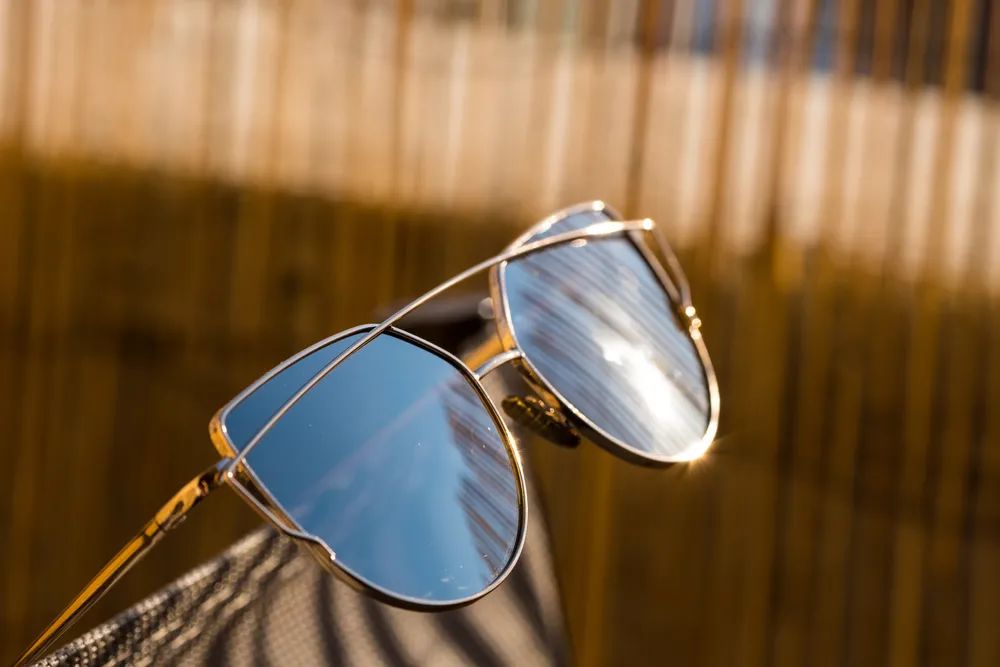 女士太阳镜选颜色建议,偏光太阳镜哪个颜色对眼睛最好