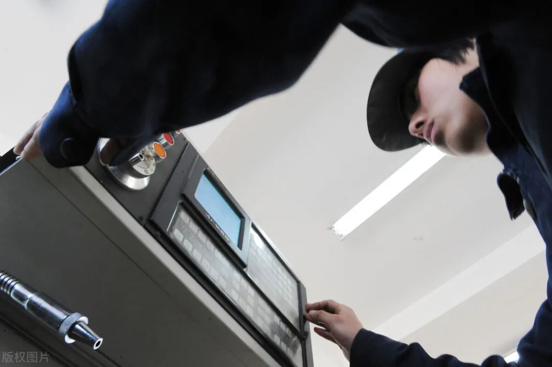 职高生的出路在哪里,中专技校和职高哪个可以考大学