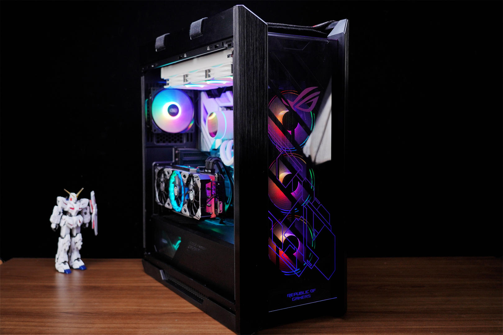 万事俱备，只等40系显卡上市，ROGTHOR1000PLATINUMII电源分享