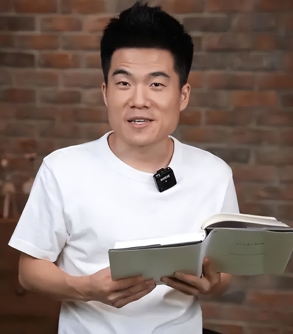 2022卡塔尔世界杯贺炜祝贺梅西,贺炜2014世界杯梅西错失大力神