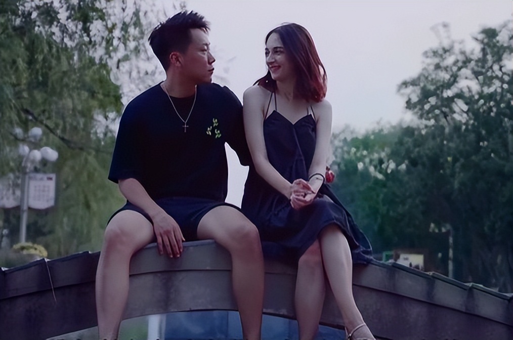 中国60岁大叔娶乌克兰美女,天津小伙娶了两个俄罗斯姑娘