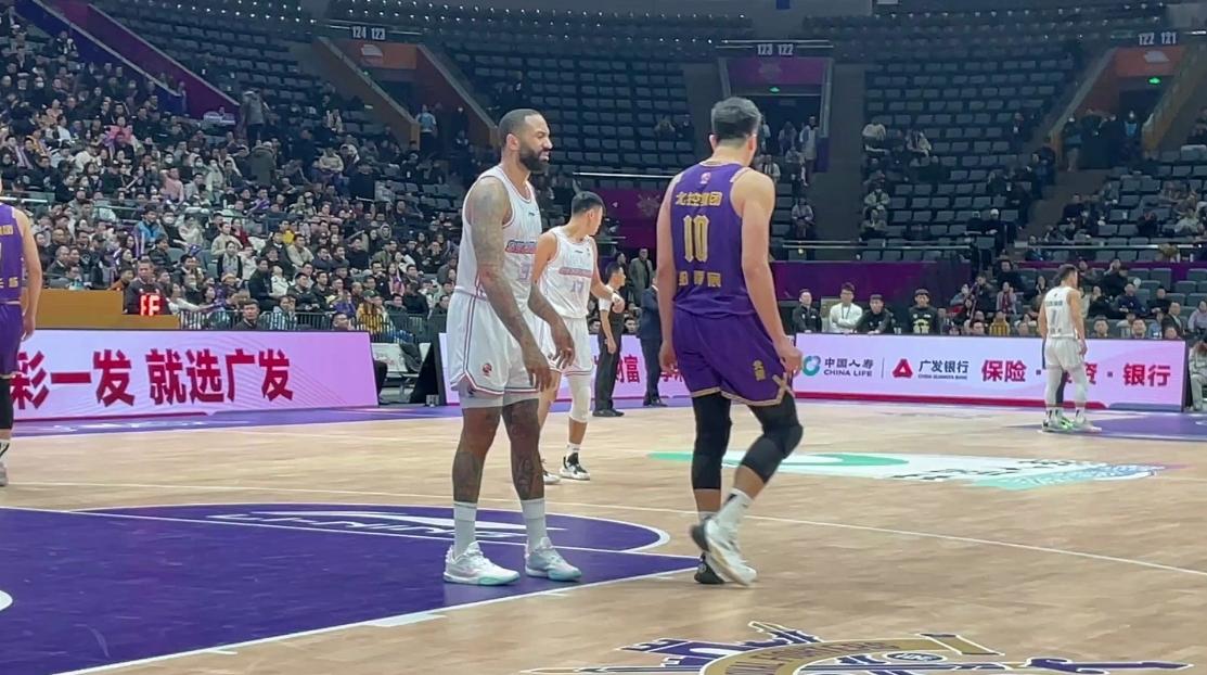 篮球比赛：胜利的背后，更是精神力量的体现