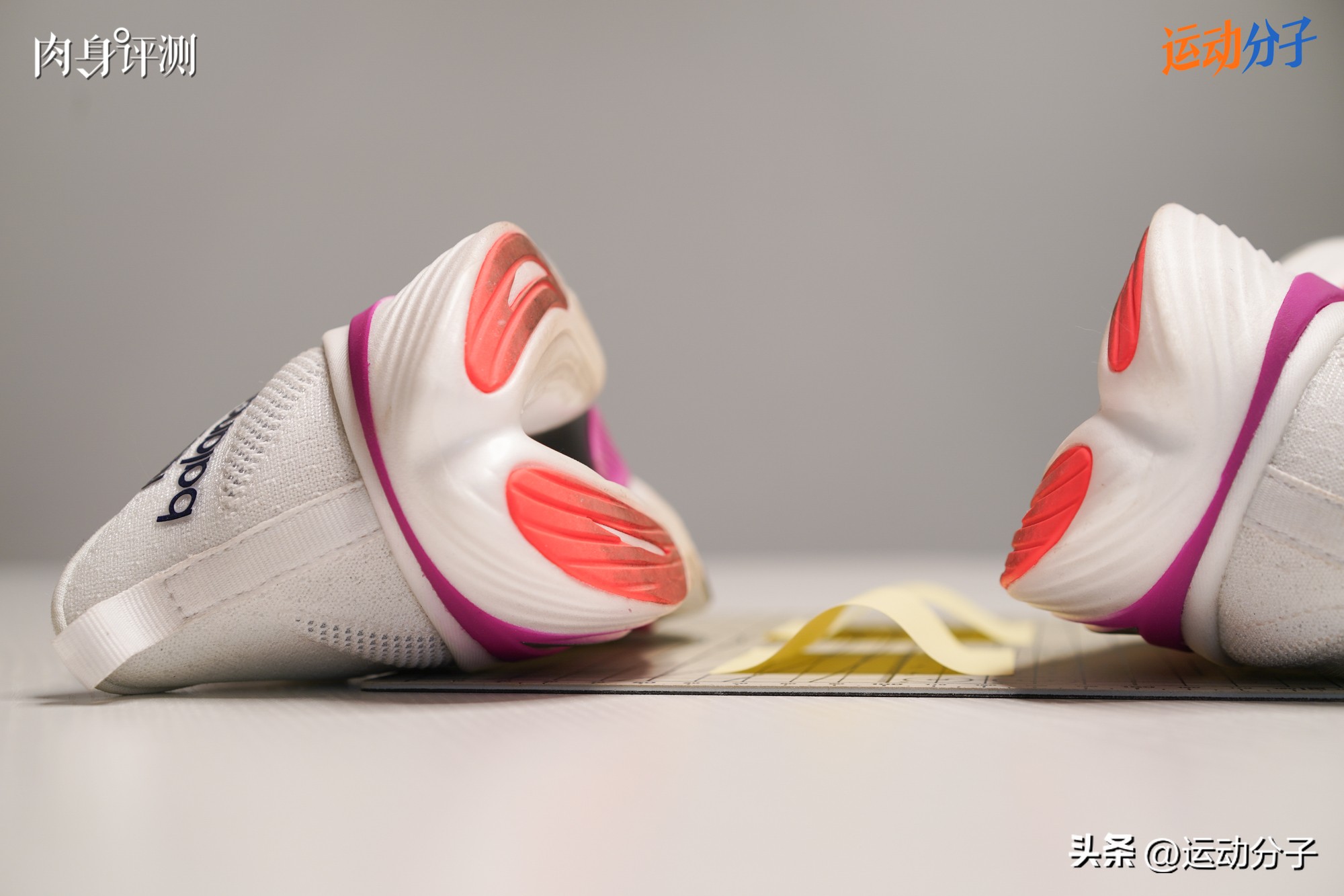 newbalance碳板跑鞋与nike对比,newbalanceelitev3碳板跑鞋