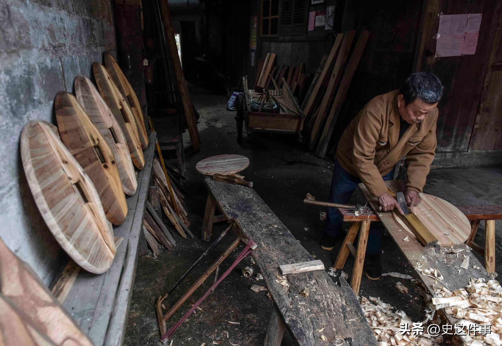 16岁女孩为养家三度卖血,16岁女孩为哥哥卖血上学山东
