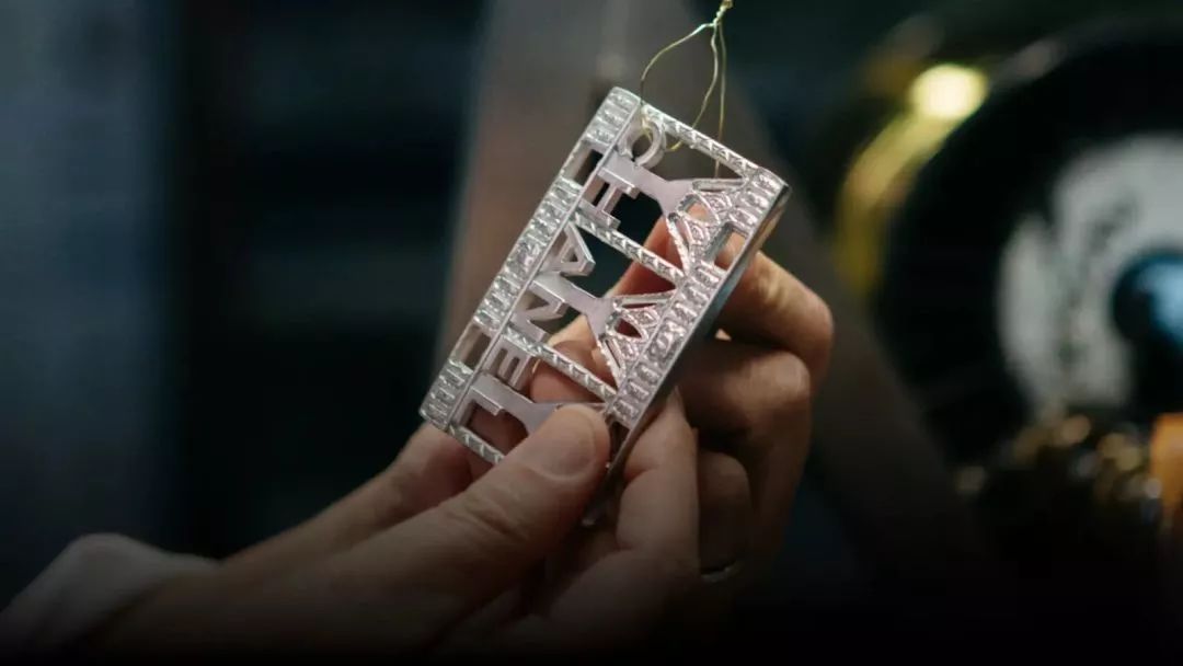 chanel衣服为啥贵,chanel女装贵吗