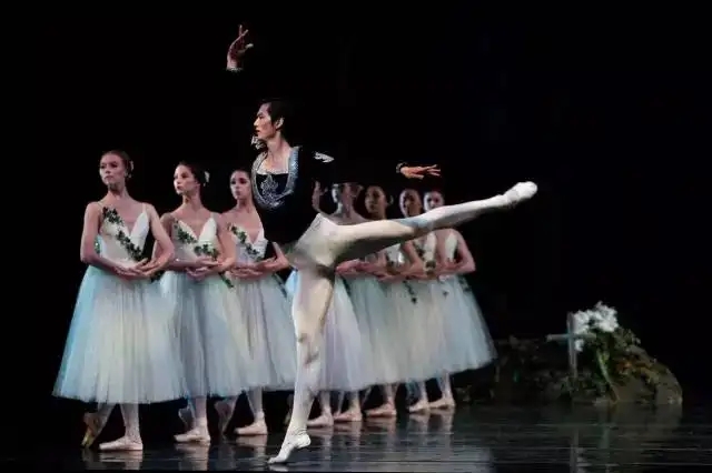 郭冷是杨丽萍唯一的徒弟吗,郭冷和杨丽萍完整视频