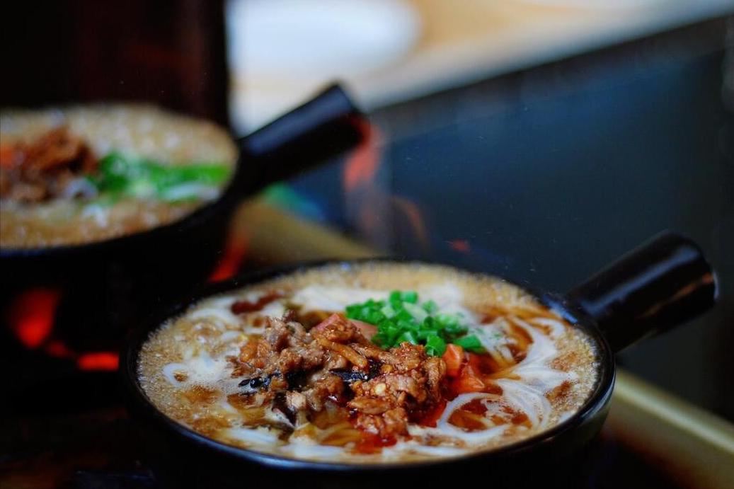 云南正宗米线为什么不好吃,为啥云南米线没有东北的好吃